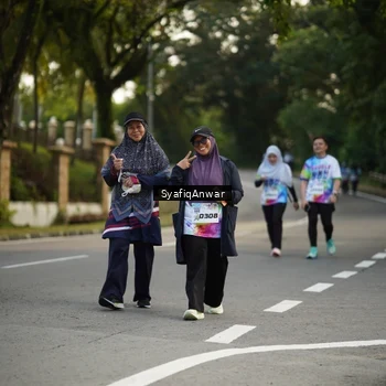 Runner Photo 8400024