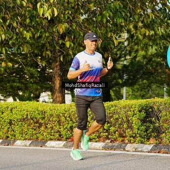 Runner Photo 8400174