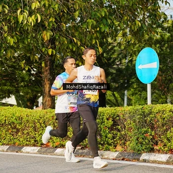 Runner Photo 8400184