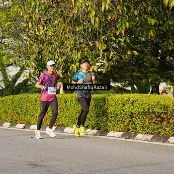 Runner Photo 8400193
