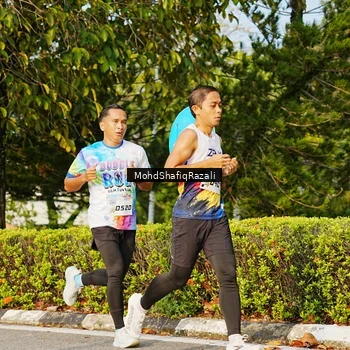 Runner Photo 8400194