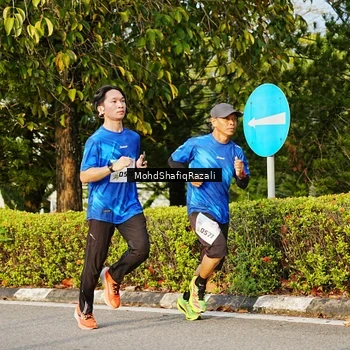 Runner Photo 8400201