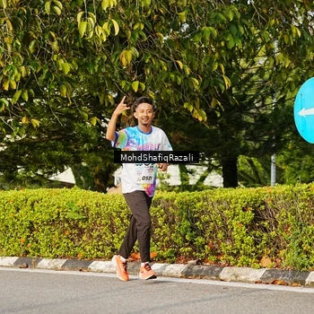 Runner Photo 8400203