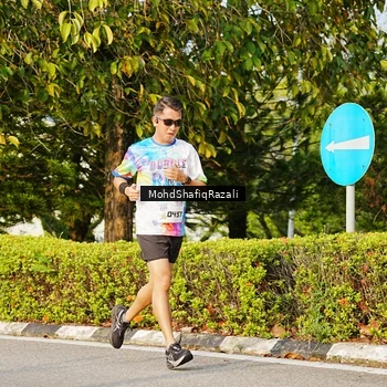 Runner Photo 8400211
