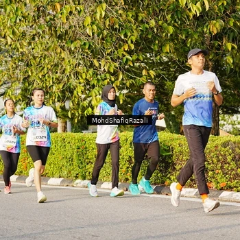 Runner Photo 8400273