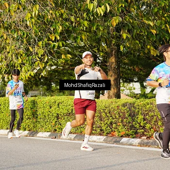 Runner Photo 8400279