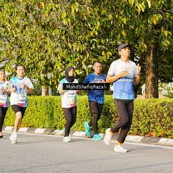 Runner Photo 8400280