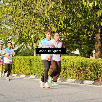 Runner Photo 8400303