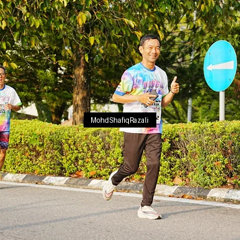 Runner Photo 8400311