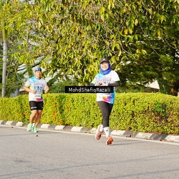 Runner Photo 8400313