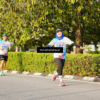 Runner Photo 8400314