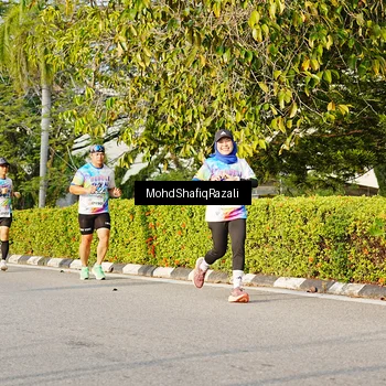 Runner Photo 8400317