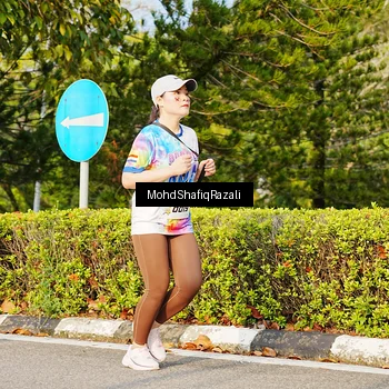 Runner Photo 8400339