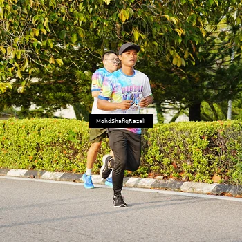 Runner Photo 8400343