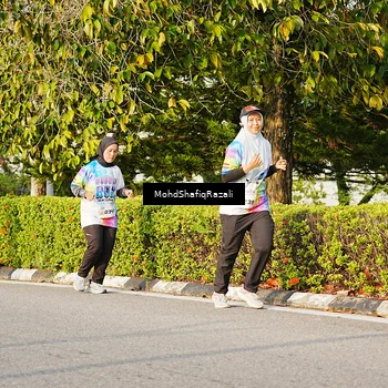 Runner Photo 8400351