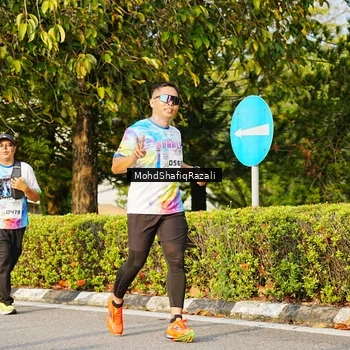 Runner Photo 8400364