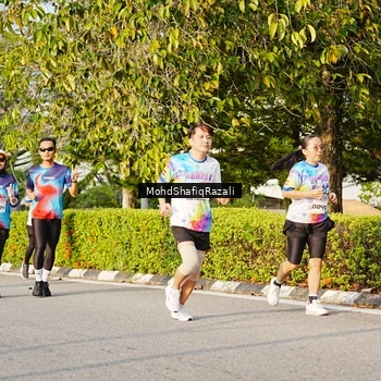 Runner Photo 8400378