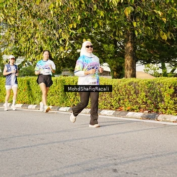 Runner Photo 8400393