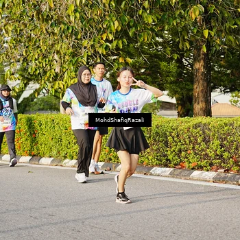 Runner Photo 8400498