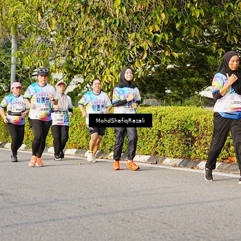 Runner Photo 8400500