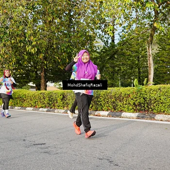 Runner Photo 8400564