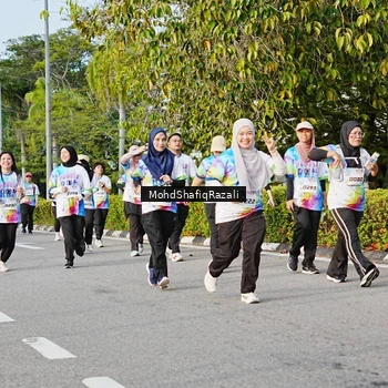 Runner Photo 8400591
