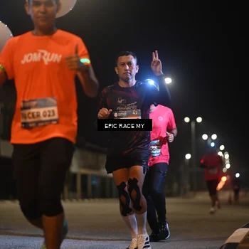Runner Photo 8400896