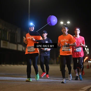 Runner Photo 8401000