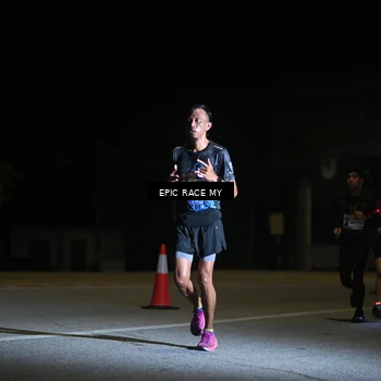 Runner Photo 8401754