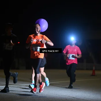Runner Photo 8401765