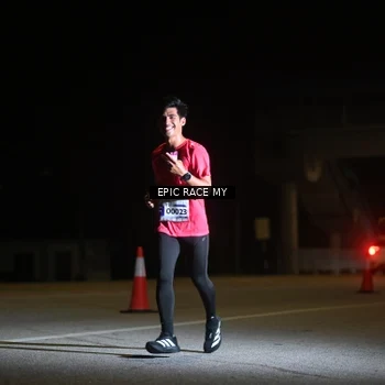 Runner Photo 8402007