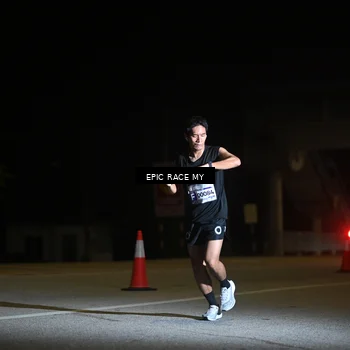 Runner Photo 8402010