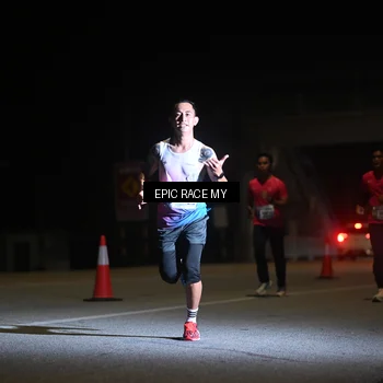 Runner Photo 8402031