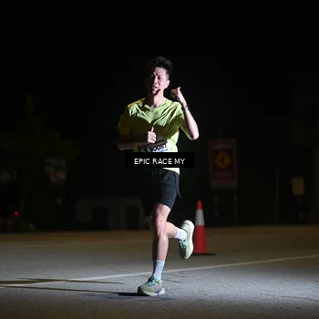 Runner Photo 8402047