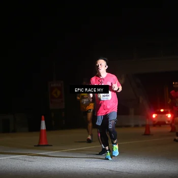 Runner Photo 8402062