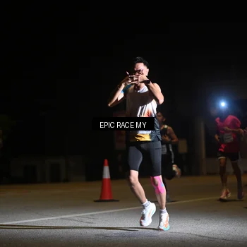 Runner Photo 8402118