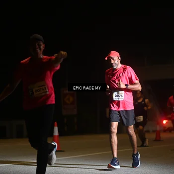 Runner Photo 8402138