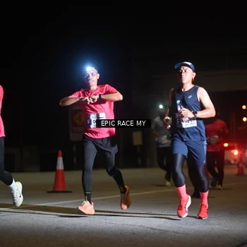 Runner Photo 8402221