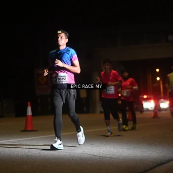Runner Photo 8402264