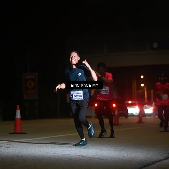 Runner Photo 8402335