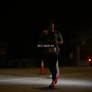 Runner Photo 8403001