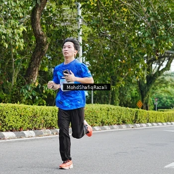 Runner Photo 8403003