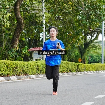 Runner Photo 8403006