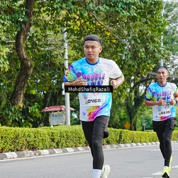 Runner Photo 8403056