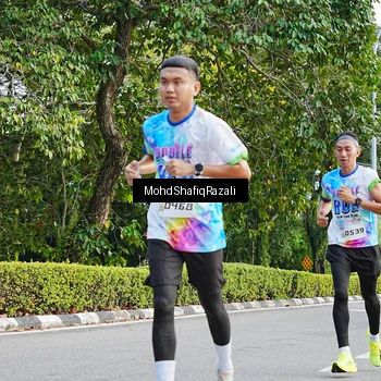 Runner Photo 8403110
