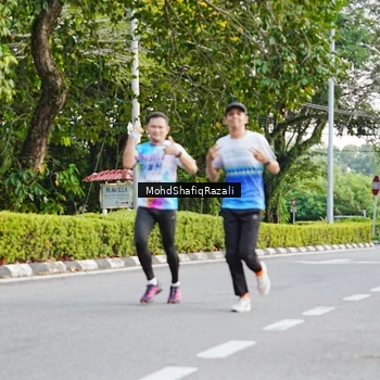 Runner Photo 8403176