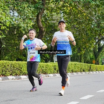 Runner Photo 8403198