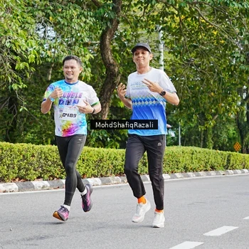 Runner Photo 8403212