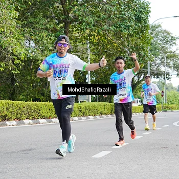Runner Photo 8403377