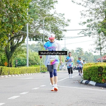 Runner Photo 8403962